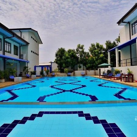 The Blue Wave Hotel Аругам Бей Екстериор снимка