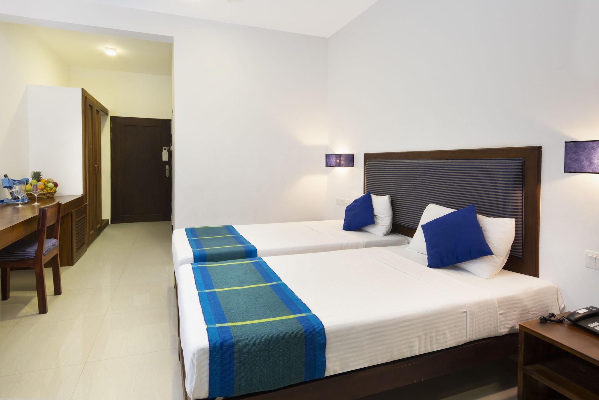 The Blue Wave Hotel Аругам Бей Екстериор снимка