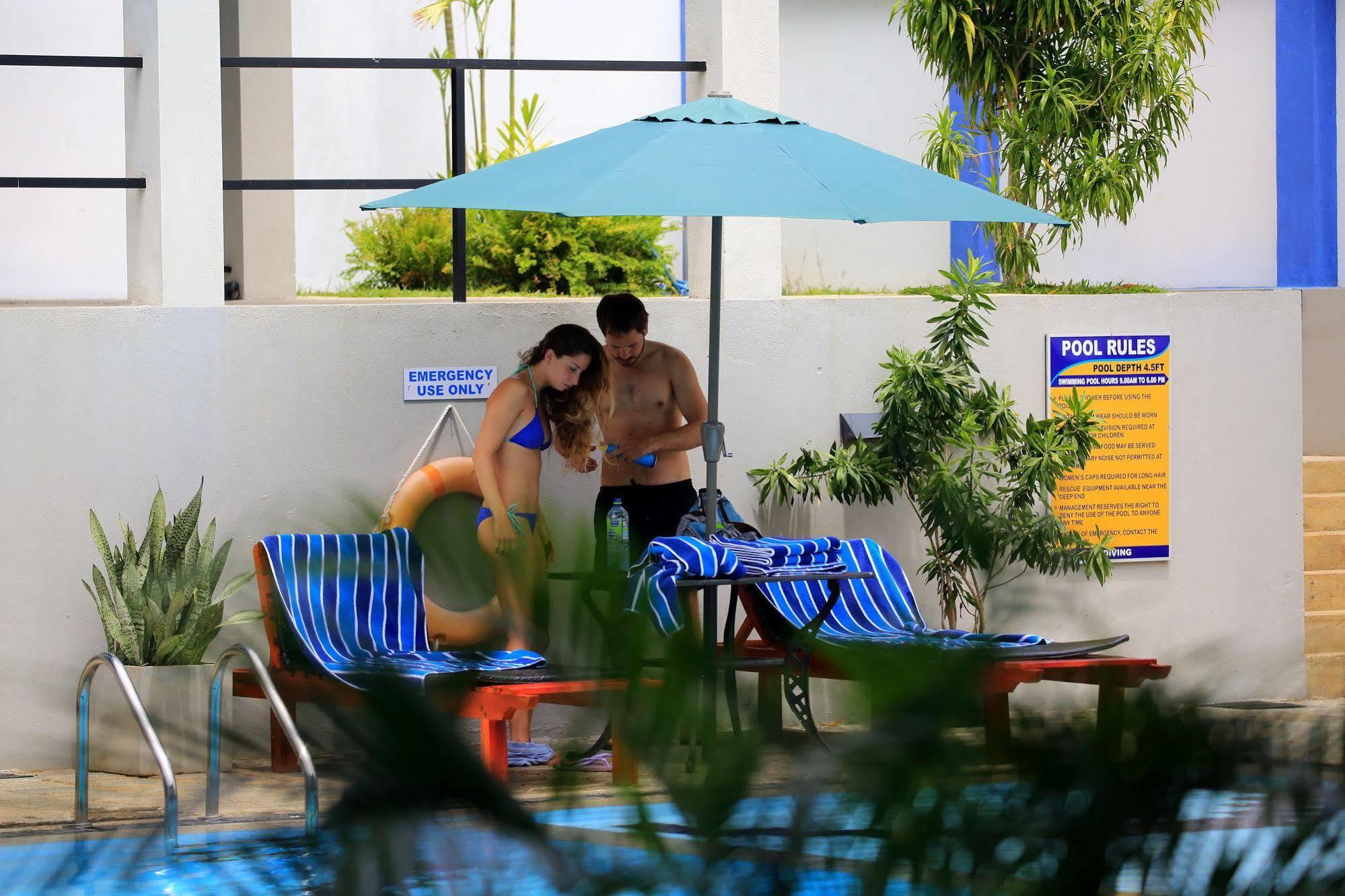 The Blue Wave Hotel Аругам Бей Екстериор снимка