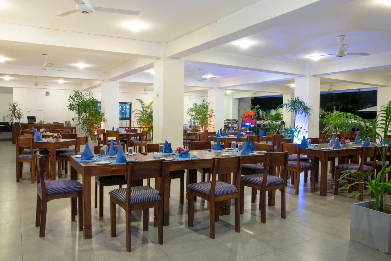 The Blue Wave Hotel Аругам Бей Екстериор снимка