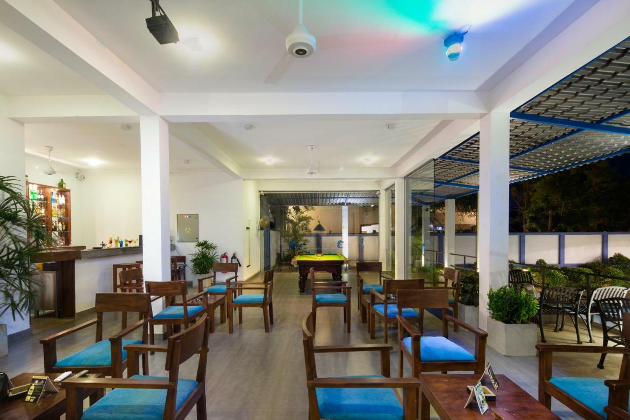 The Blue Wave Hotel Аругам Бей Екстериор снимка