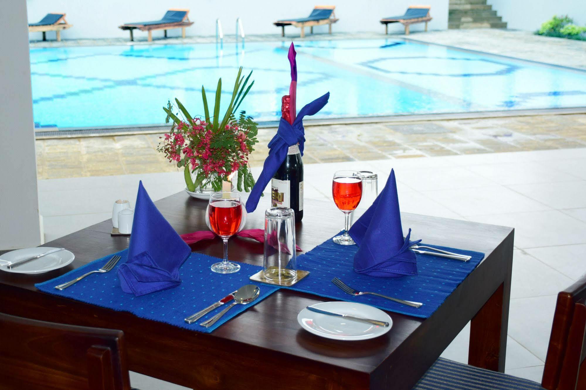 The Blue Wave Hotel Аругам Бей Екстериор снимка