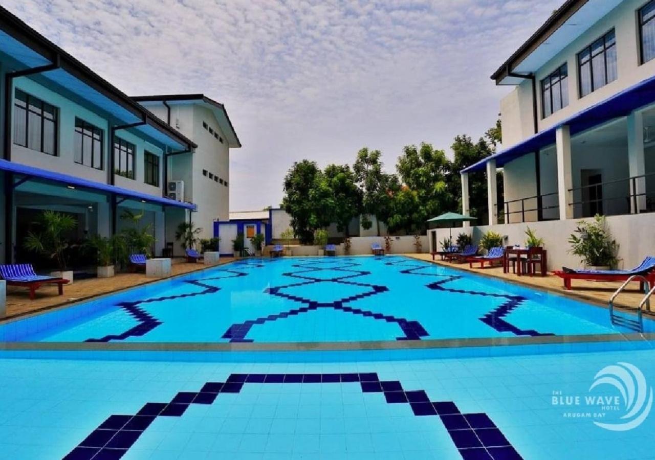 The Blue Wave Hotel Аругам Бей Екстериор снимка